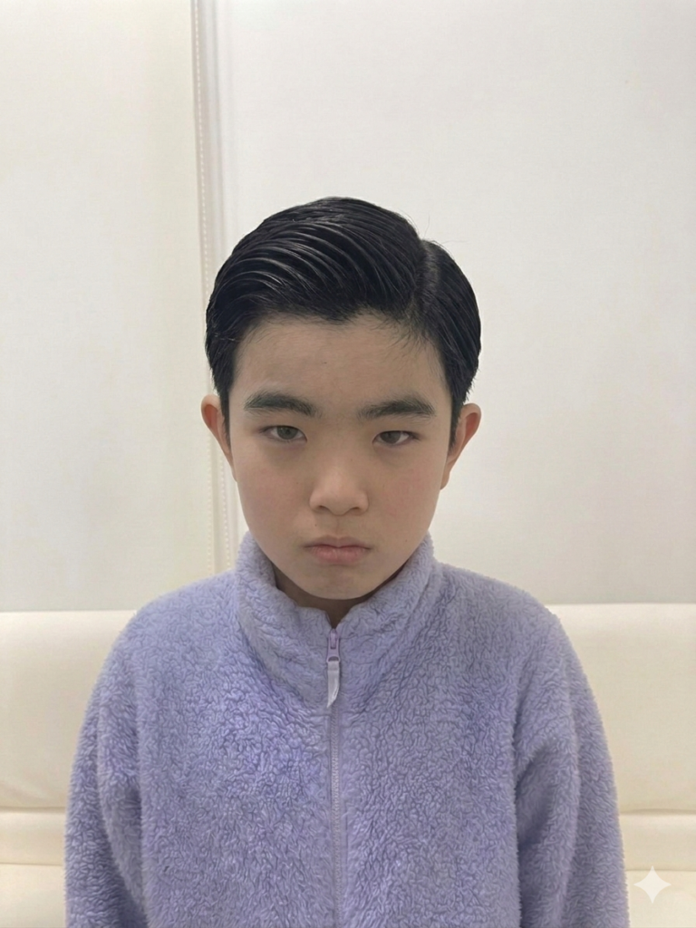 黒髪　七三分け